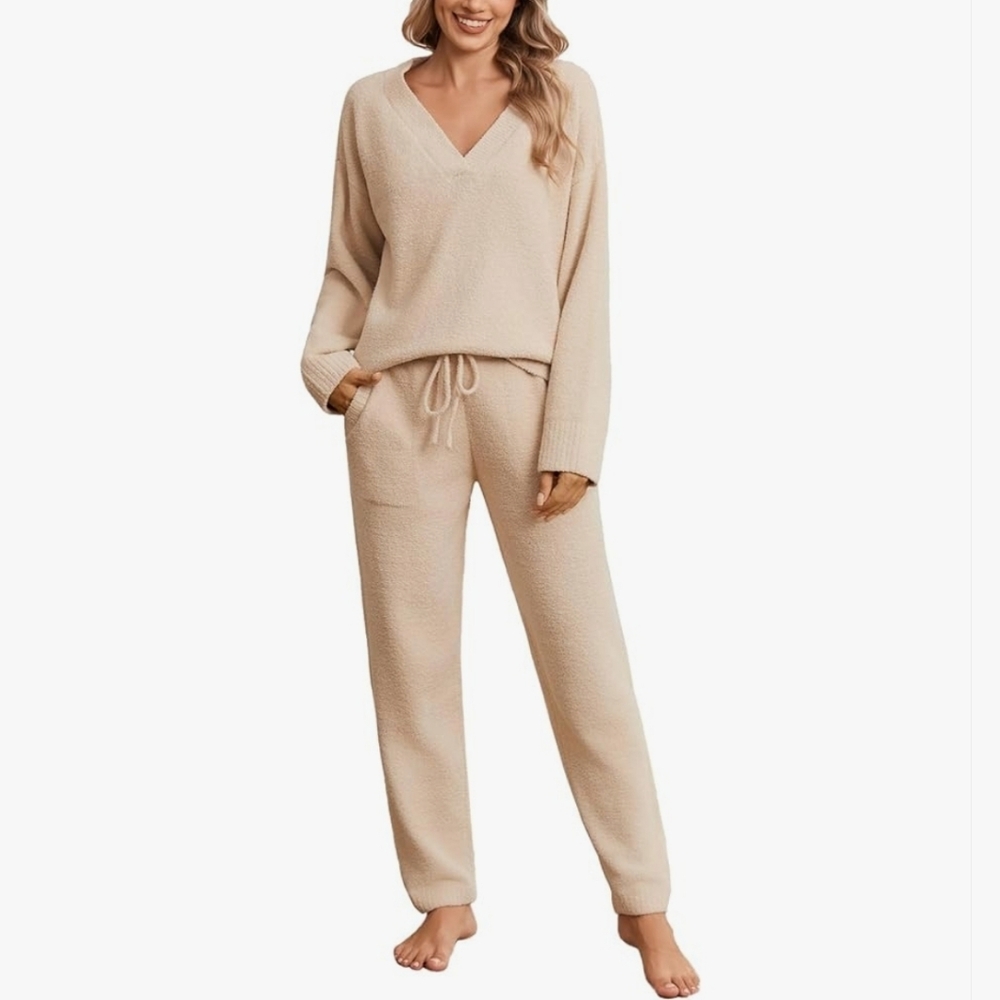 NWT Snuggle Sac Ultra Soft Lounge Set Sweater 2-PC  M, BEIGE Pajamas 😀